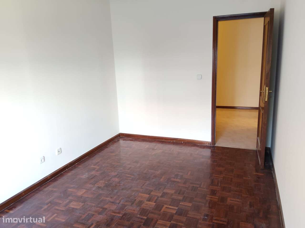 Apartamento T2 com 100m2 em algueirão-9