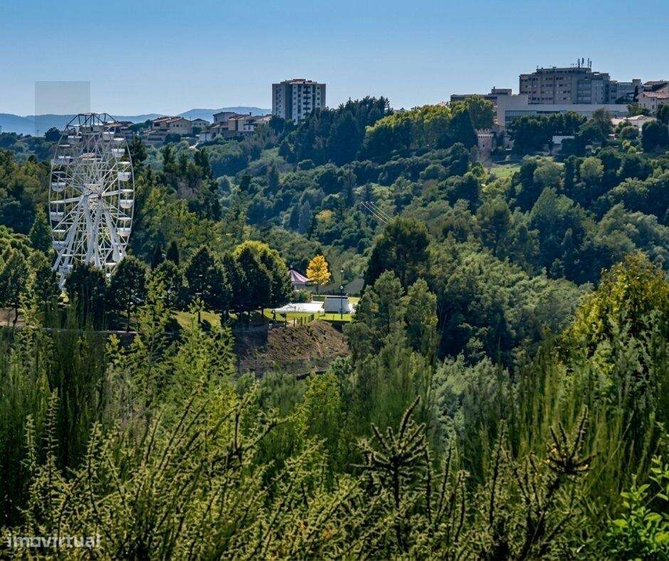 Terreno de 9.000 m2 em Milhundos com a Melhor Vista Panorâmica sobre-4