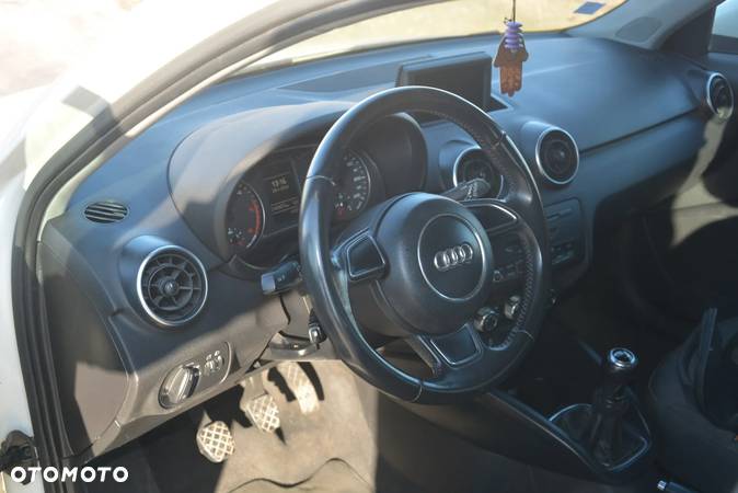 Audi A1 1.6 TDI Sportback Attraction - 9