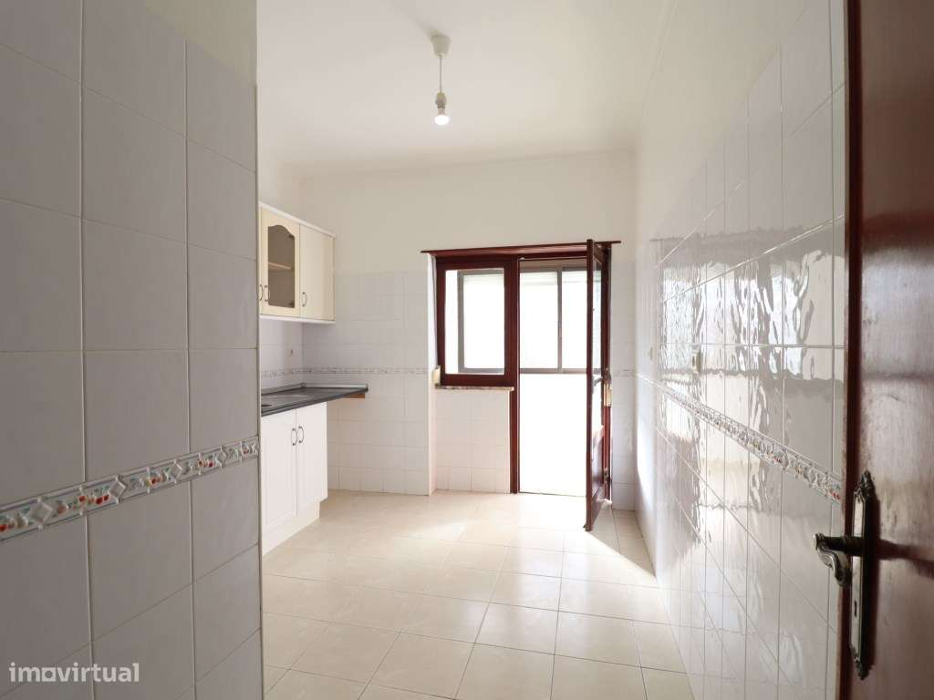 Apartamento T2 para arrendamento na Baixa da Banheira - Grande imagem: 2/17