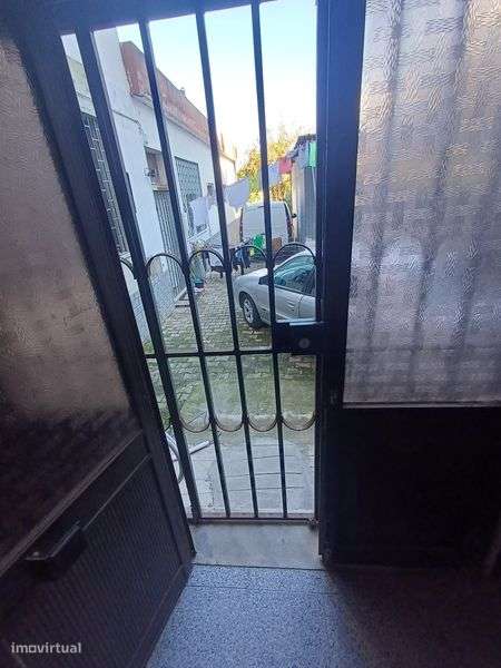 Loja/garagem/arrumos - Grande imagem: 4/7