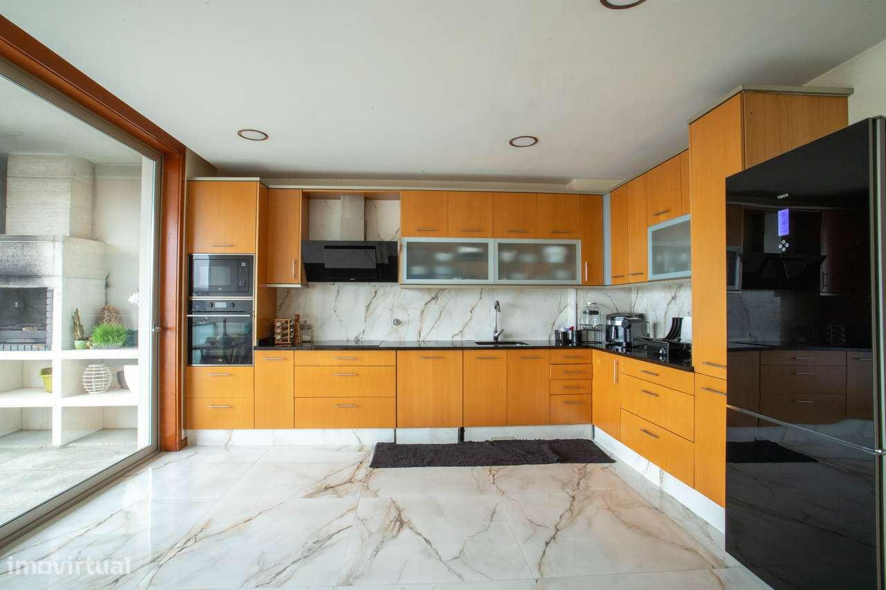 Moradia Geminada V4 c/ Piscina e Vistas Rio Douro em Oliveira do Douro-51
