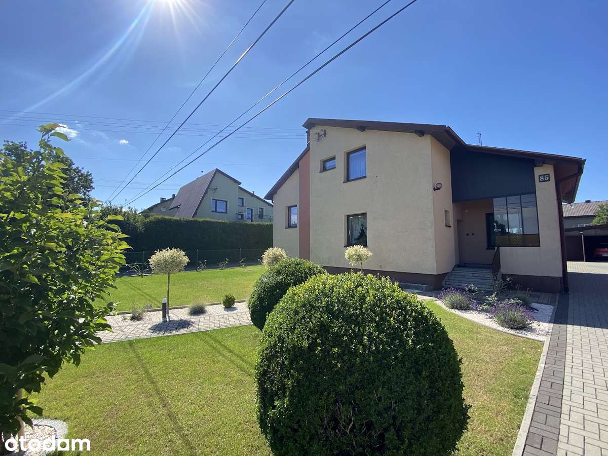 Przestronny dom z garażem i ogrodem w spokojnej okolicy (Wręczyca) - Pełny obrazek: 1/17