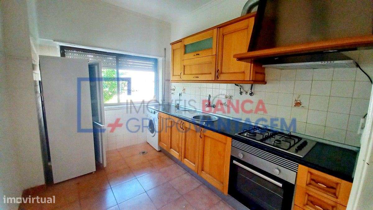 IMÓVEL T2 para venda - Grande imagem: 2/28