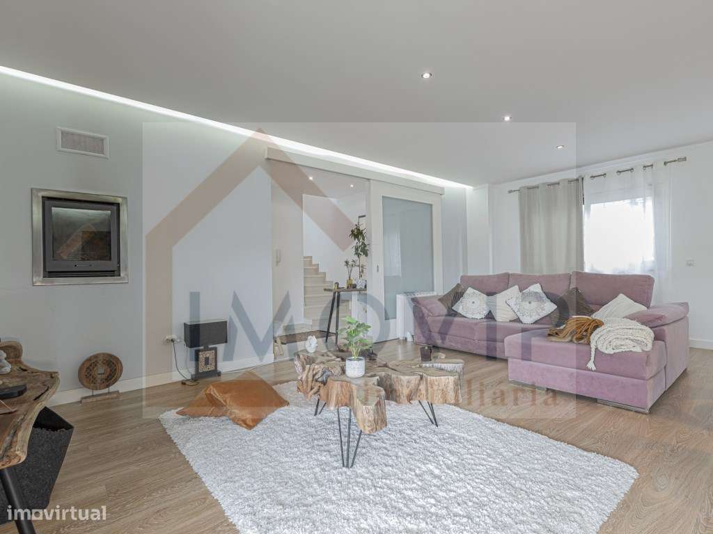 Vende-se moradia T4- Santo António da Charneca-com terraço-9