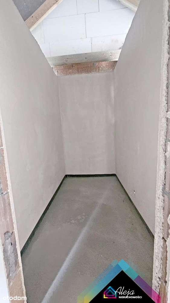 Nowy dom ze świetną komunikacją do centrum.-11