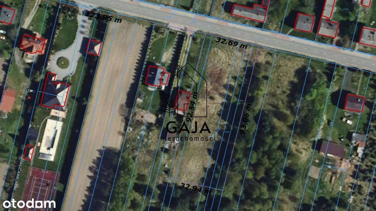 Duża szeroka na 32 m działka w całości budowlana-1