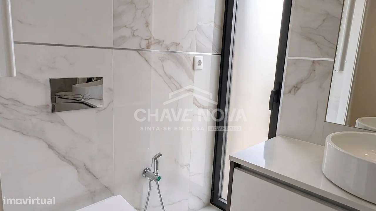Apartamento T3 c/ Terraço (77.35m2) e Garagem Box em Mafamude-20