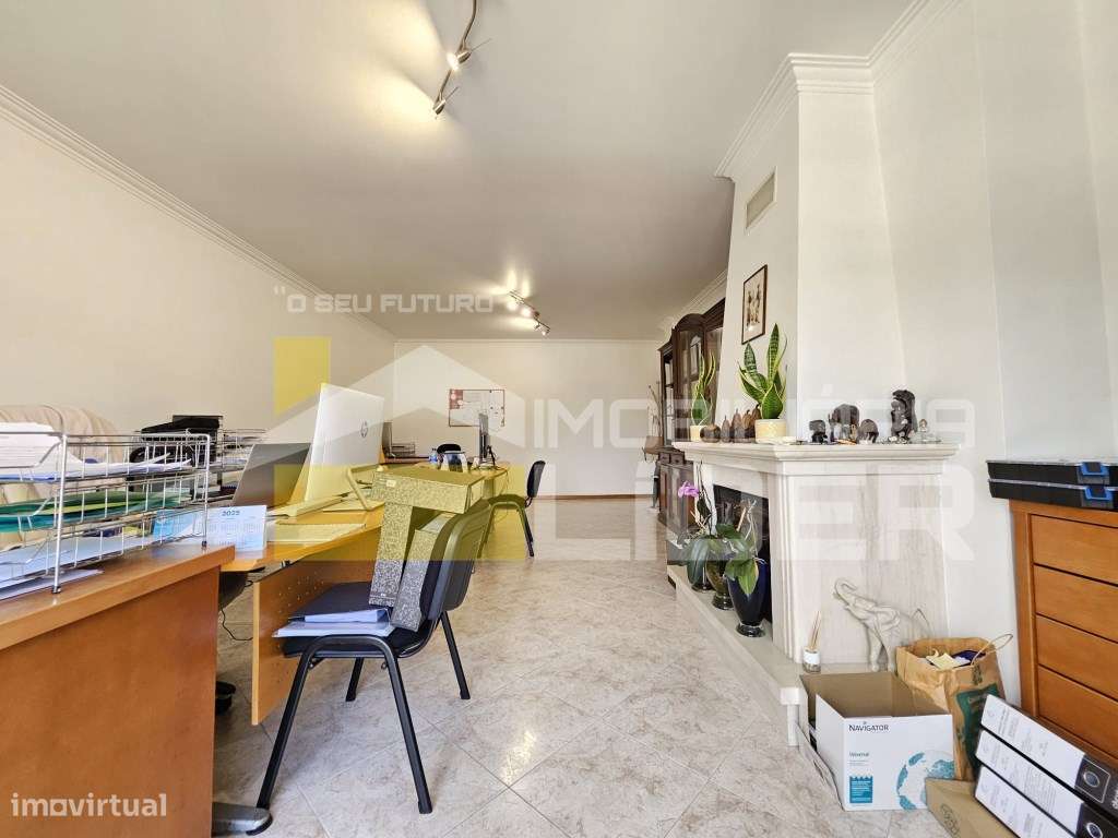 Apartamento T2 com parqueamento e arrecadação, no Centro do Venda d... - Grande imagem: 4/23