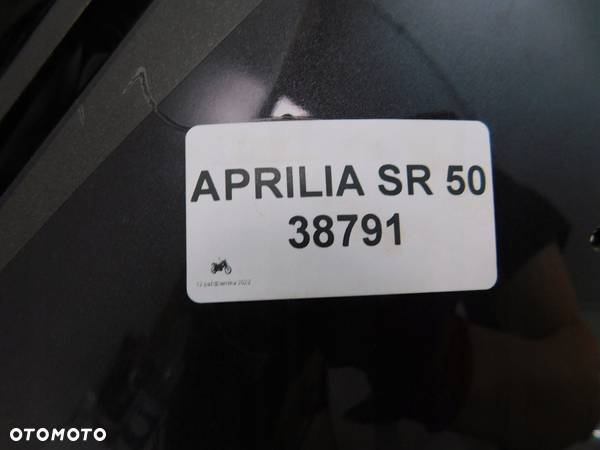 APRILIA SR 50 CZASZA OWIEWKA PRZÓD M1 - 12