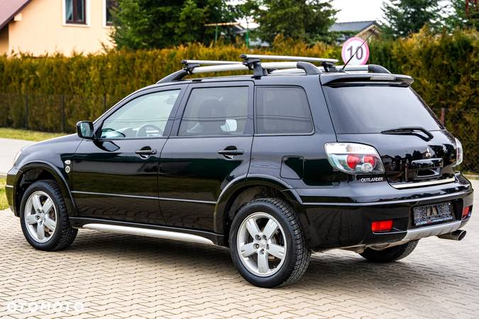 Mitsubishi Outlander 2.4 Intense - 8