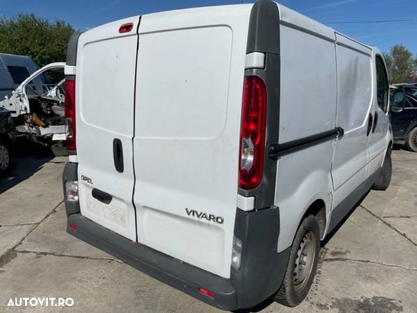 Dezmembrez Opel Vivaro - 5