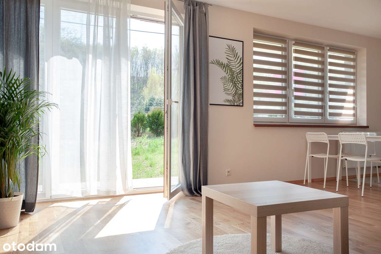 Słoneczne z ogródkiem i miejscem parkingowym-4