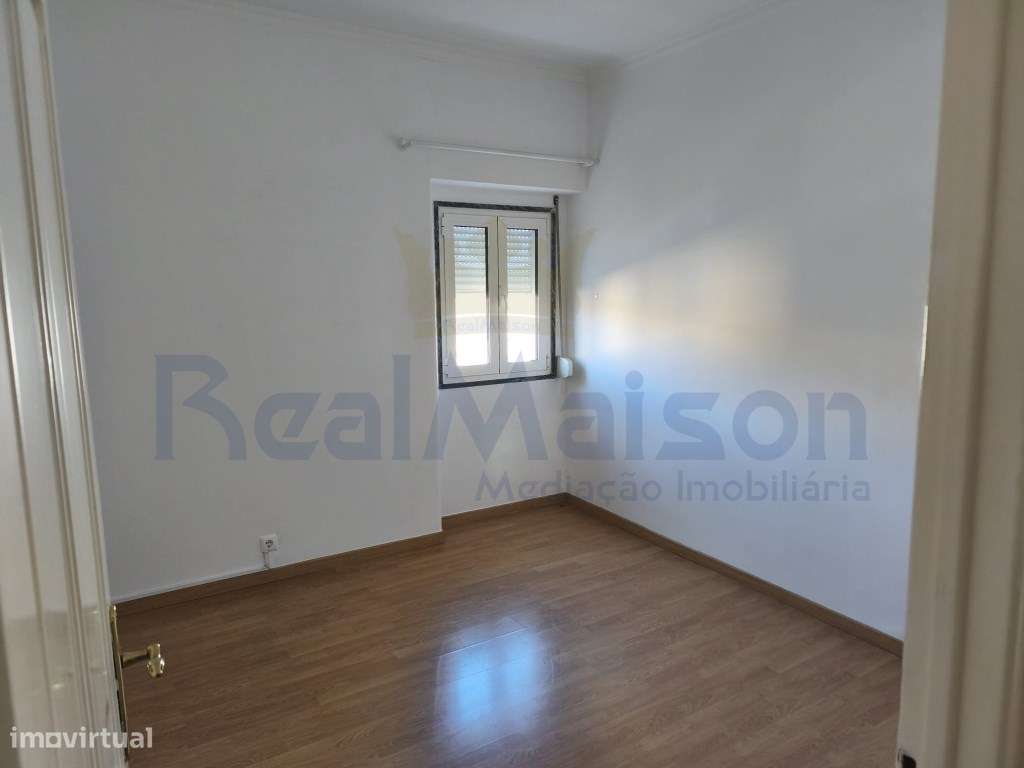 Vende-se Apartamento T4 na Amoreira - Cascais-14