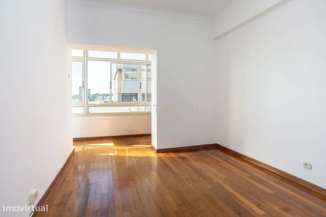 Apartamento T3 em Almada com Excelente Localização-49