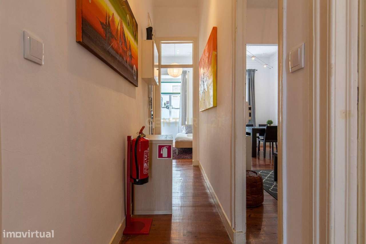 Apartamento T2 , na Rua da Aliança Operária  em Alcântara .-7