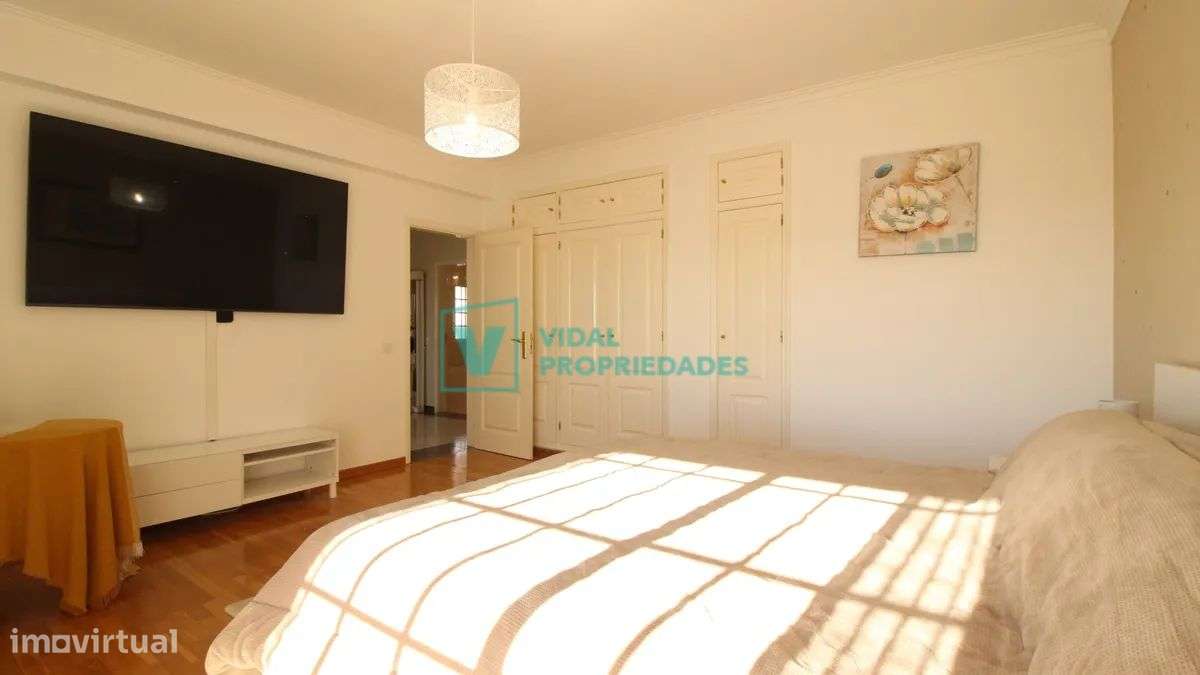 Moradia T7 com piscina e garagem em Loulé - Grande imagem: 4/50