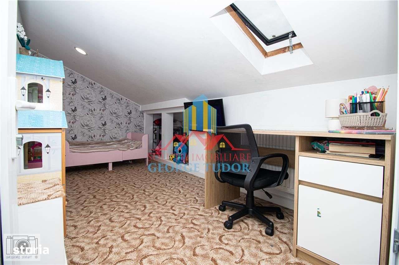 Apartament 95 mp, 2 camere + mansarda,  Str. Tineretului Nr 66,  Chiaj-18