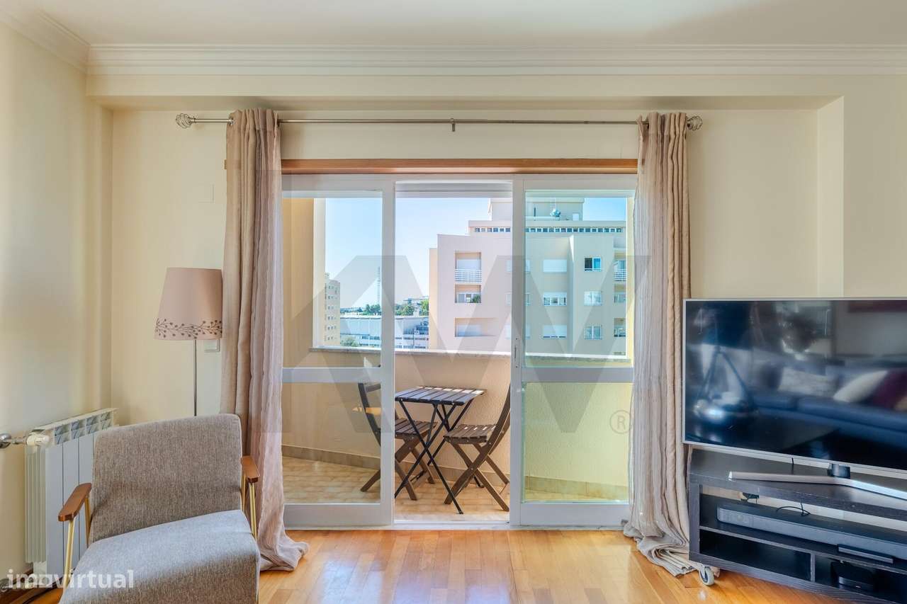 Apartamento T2 com Varanda, Arrecadação e Estacionamento para 2 Viatur - Grande imagem: 4/31