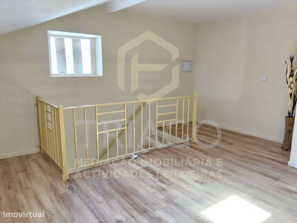 Moradia T2 mais 2 Assoalhadas Centro Benavente - Tudo à Sua Porta-12
