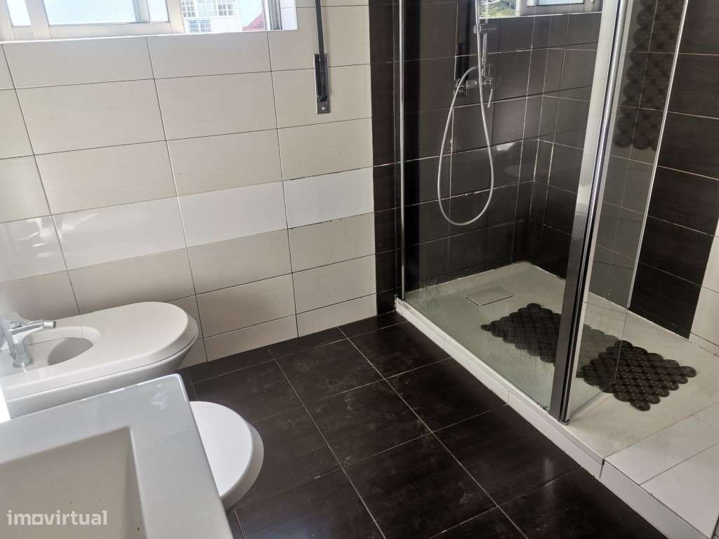APARTAMENTO T2 NO PENDÃO, QUELUZ-10