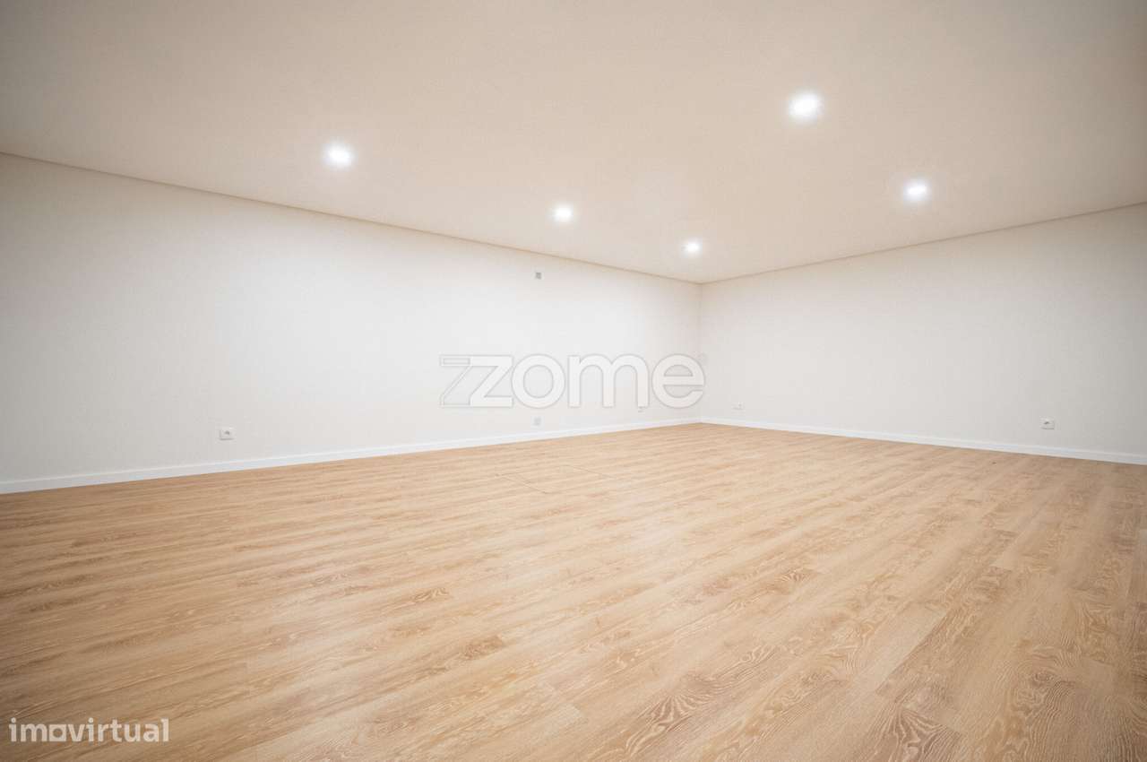 Moradia T3 com 6 assoalhadas, nova, no Alto dos Gaios - Estoril-26