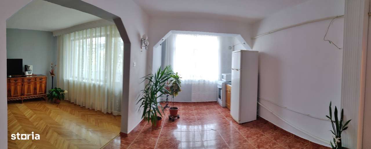 Apartament 3 camere - finisat -mobilat- etaj 1 -Garaj - zona Spital - Imagine principală: 3/11