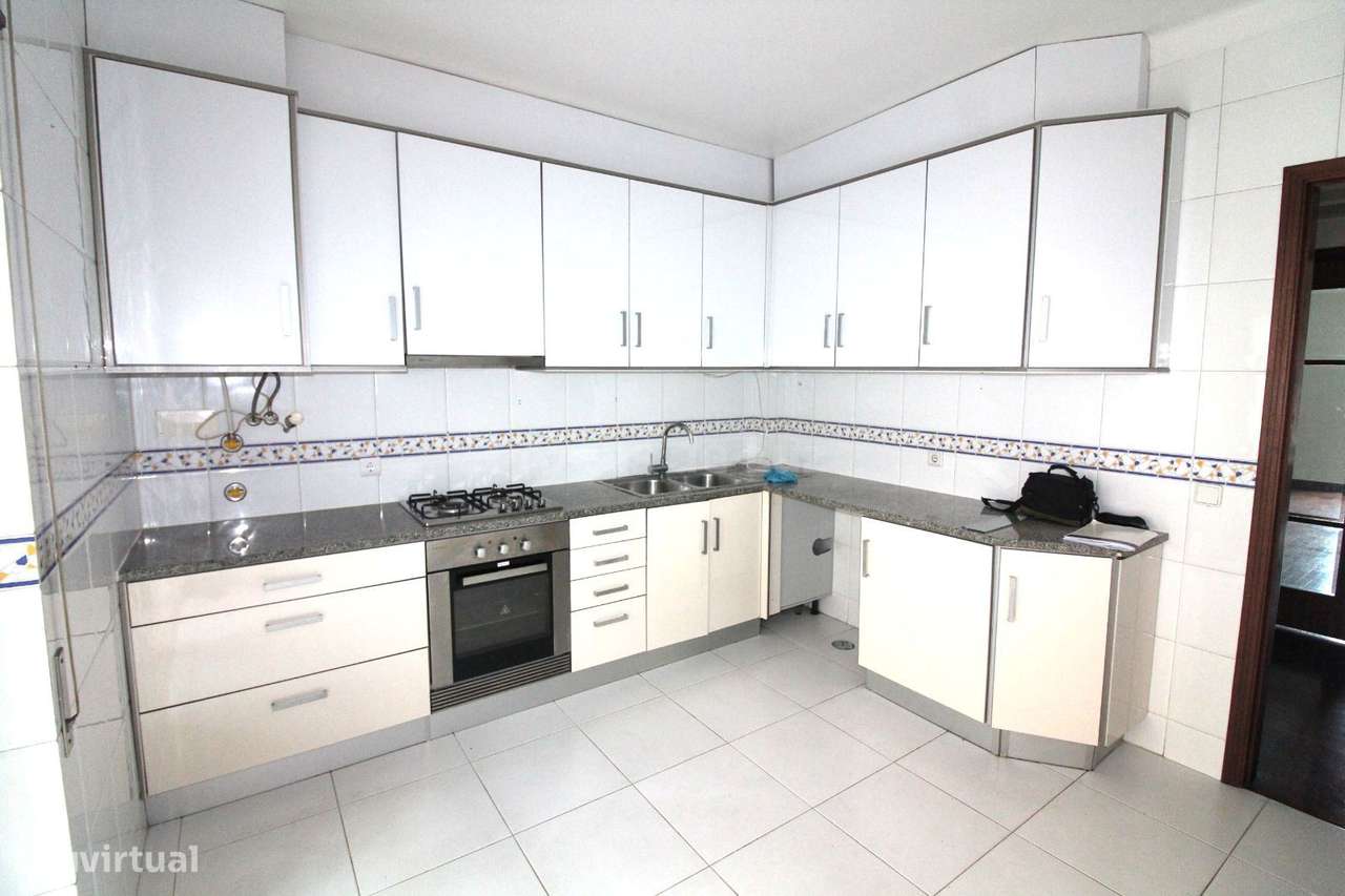 Apartamento T4 - Olhalvas, Leiria - Grande imagem: 4/22