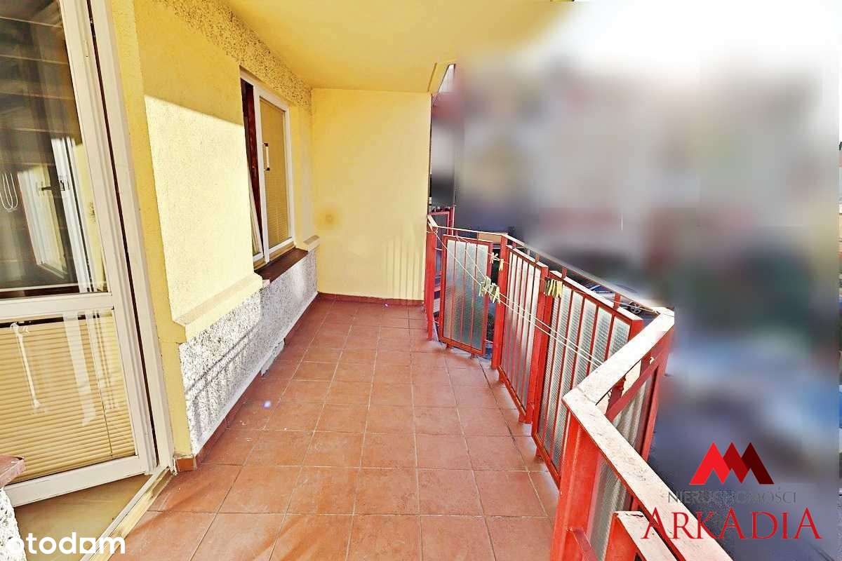 2 pokoje, 1 piętro , balkon Loggia Michelin-7