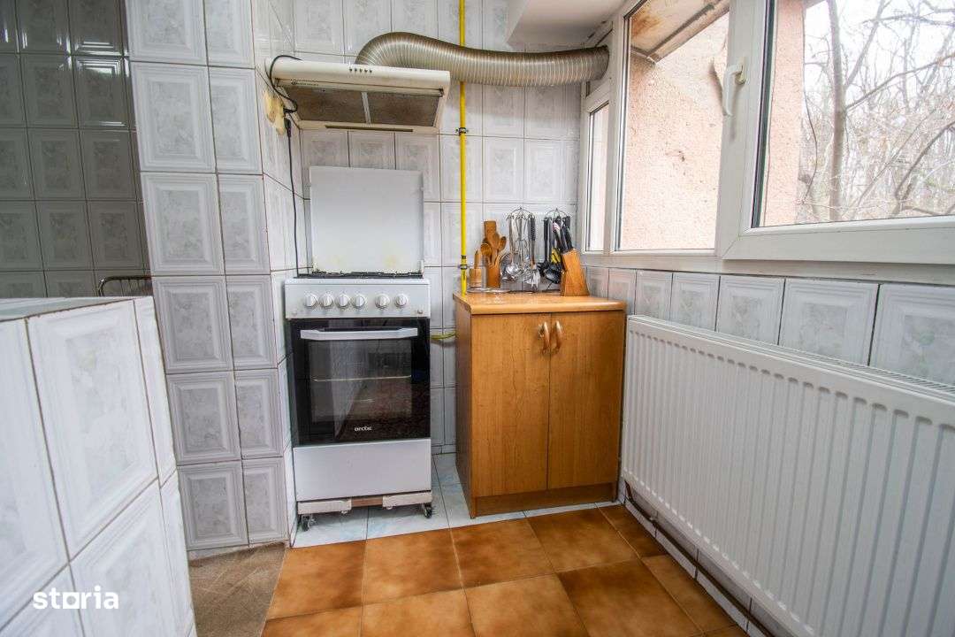 Stefanestii de Jos, 3 camere 70 mp,2 bai,centrala proprie,etaj 1/2,Com-14