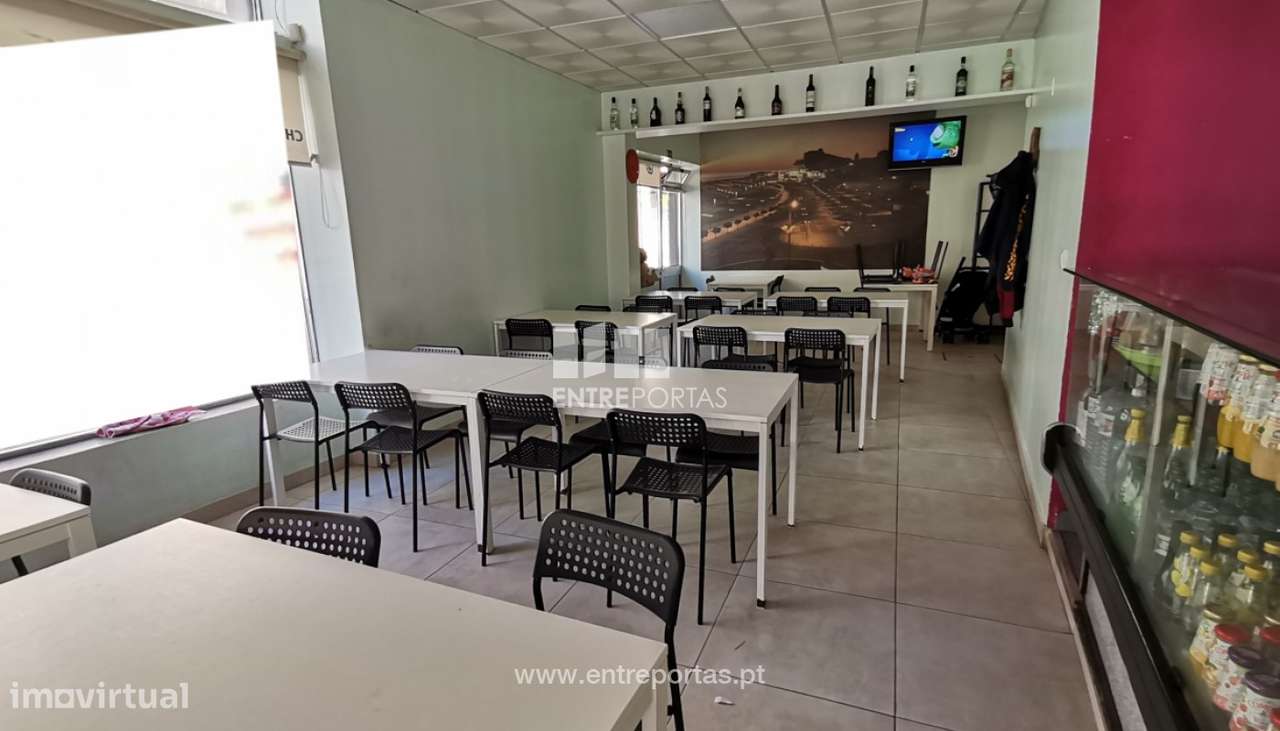 Venda de loja em pleno funcionamento como café, Póvoa de Varzim - Grande imagem: 3/12