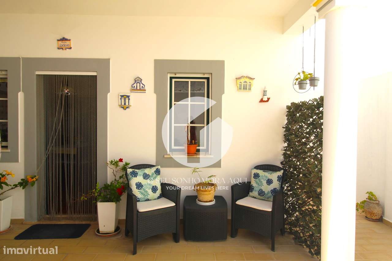 MORADIA T3 COM PÁTIO NA BAIXA DE OLHÃO-5