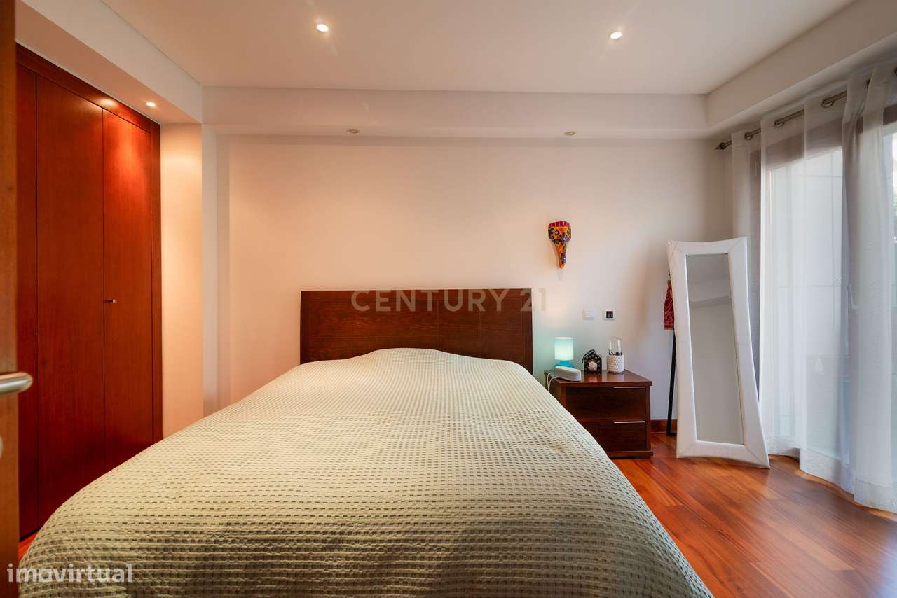 Apartamento T1 nas Colinas do Cruzeiro com Arrecadação e Parqueamento-9