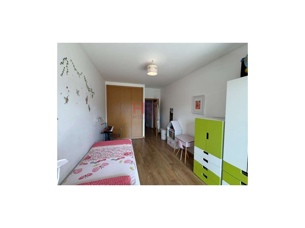 Quinta da Portela Vende-se T2 com garagem dupla.-15