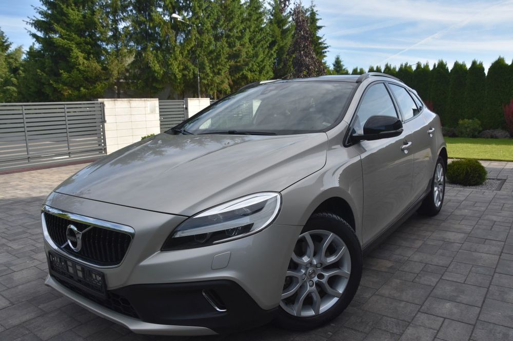 Volvo V40 T3 Drive-E Summum 2018