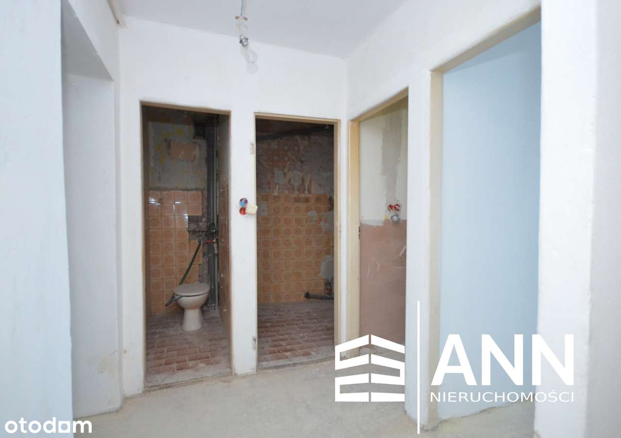 Trzypokojowe mieszkanie z balkonem w Bytomiu-11