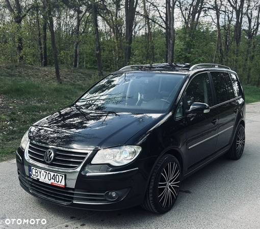 Volkswagen Touran 2.0 TDI DPF Highline DSG - 2