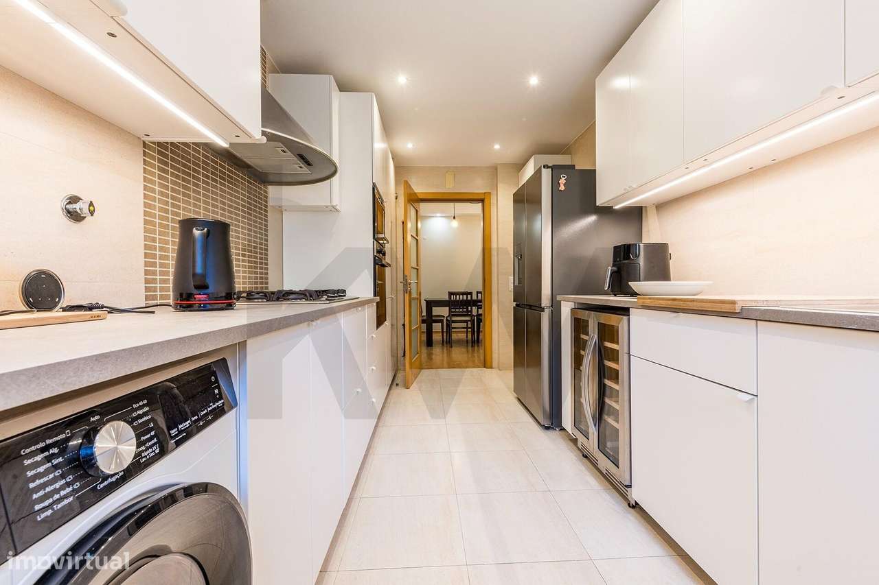 T2 com Box de 50 m2 no Parque Residencial do Almirante – Santo António-11