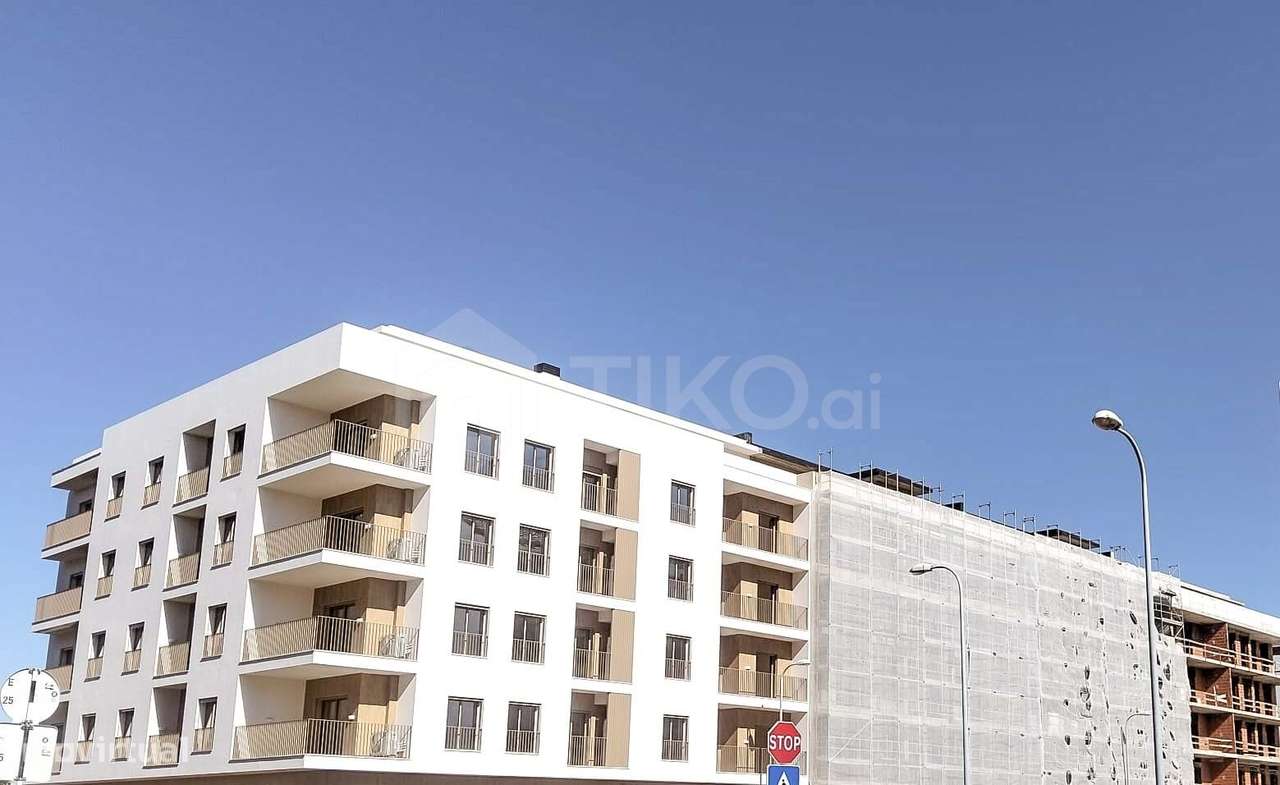 Apartamento T3 + 1 DUPLEX  com garagem/BOX  e arrumos à venda em Monti-44