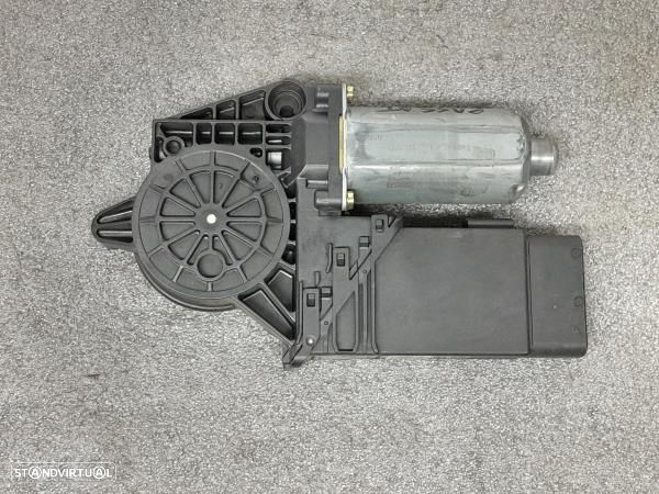 Motor Elevador Porta Frente Dto Volkswagen Passat (3B2) - 2