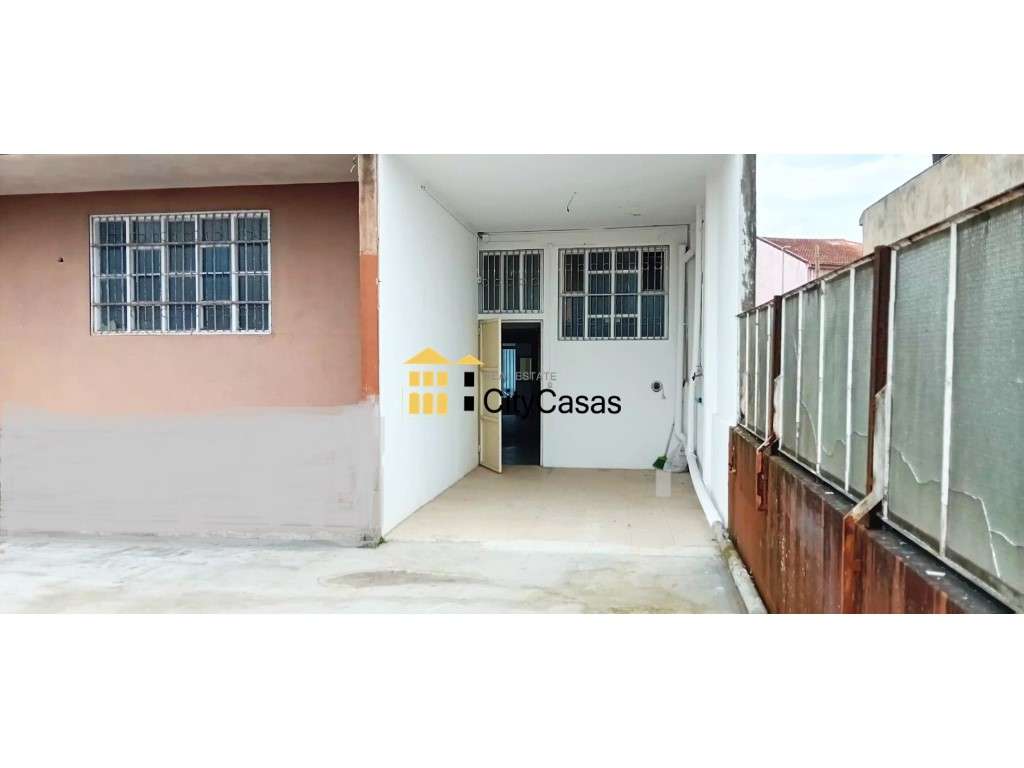 Loja c/ Terraço e 2 Frentes | Paranhos-3