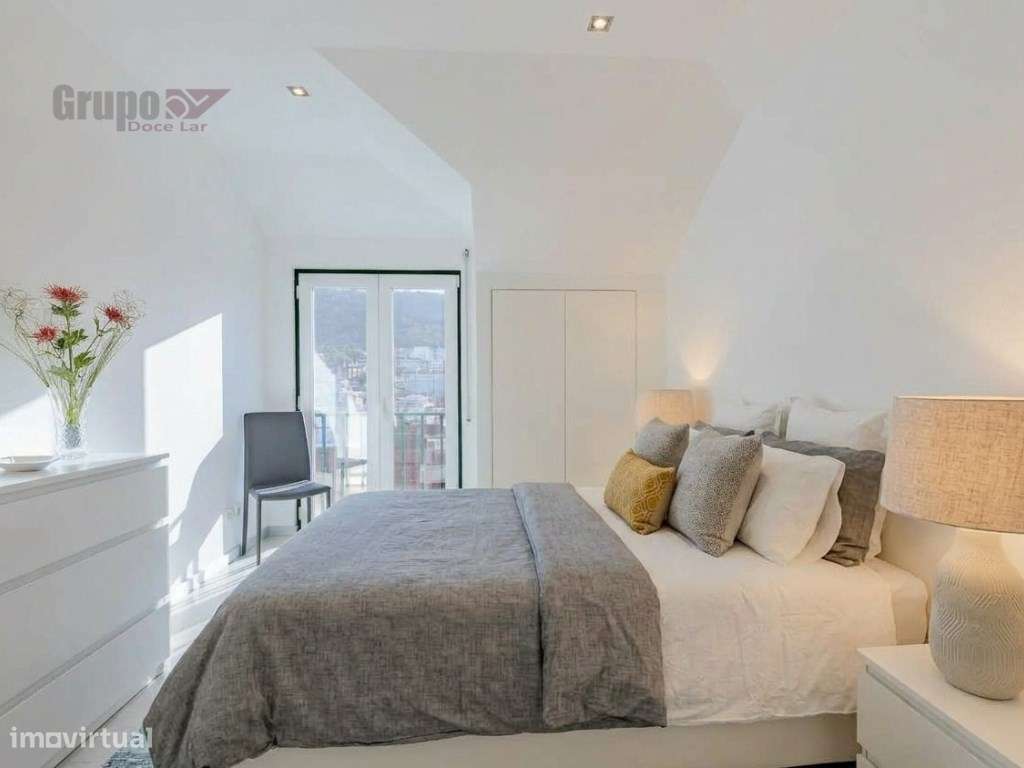 T2 Duplex Exclusivo a 150m da Praia com Vista Mar e Castelo- Sesimbra-8