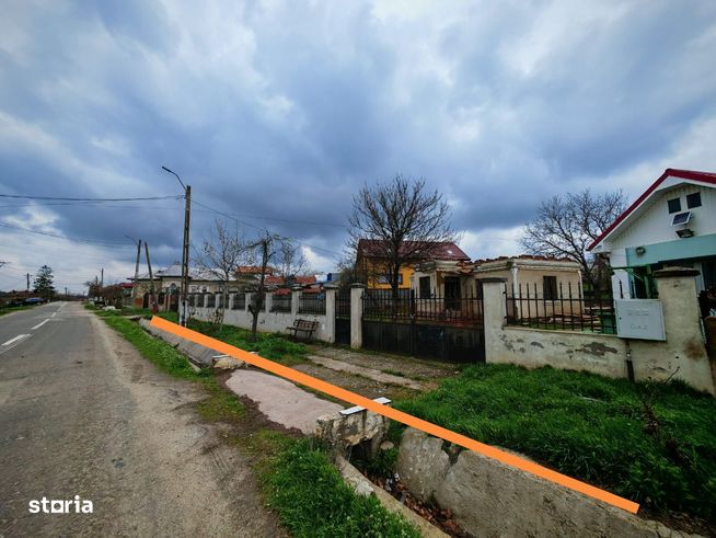 Proprietate cu doua constructii si 2795mp de teren, Pielesti.-2