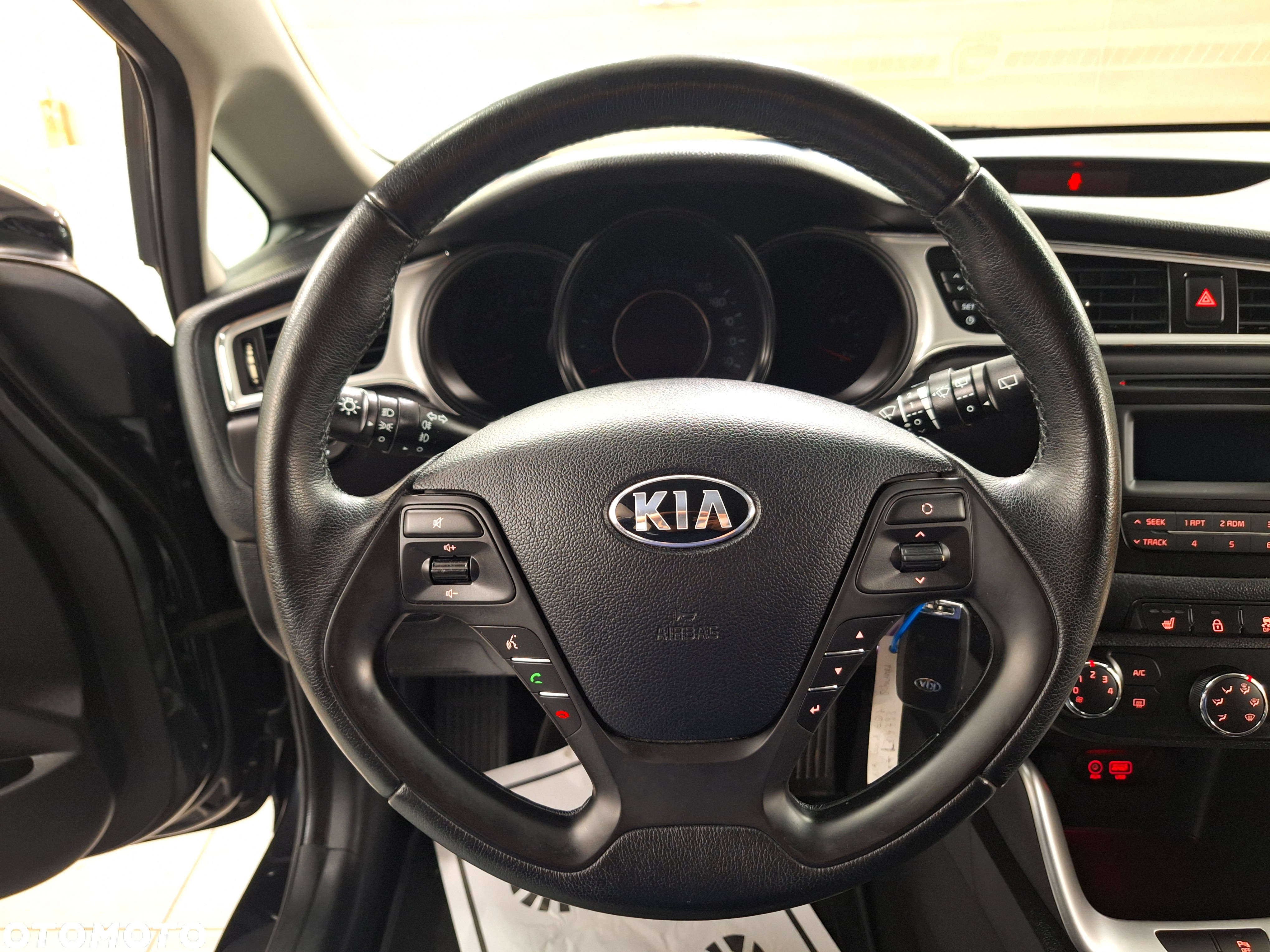 Kia Ceed 1.4 CVVT Fifa World Cup Edition - 31