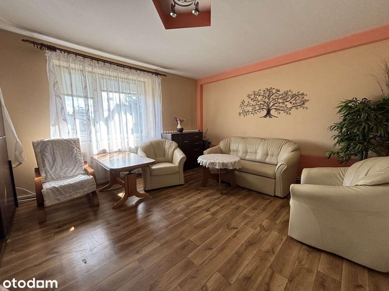 Dom z potencjałem w dobrej lokalizacji-16