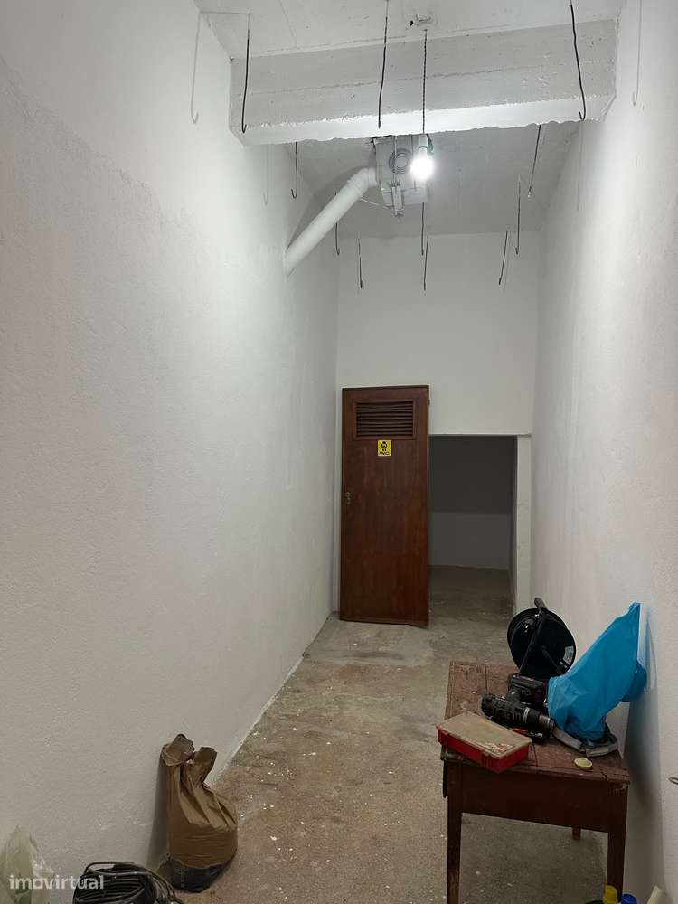 Apartamento T3+2, com 3 casas de banho e garagem-19