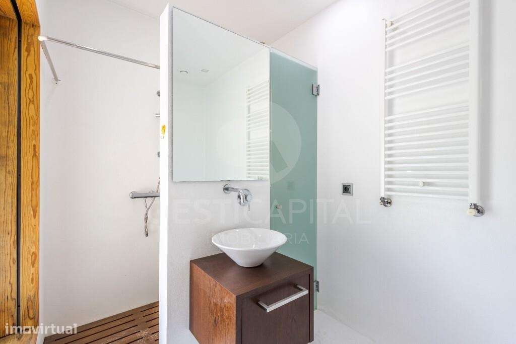 Moradia T4 Térrea de Luxo em Pedra com Terreno, Garagem e Levada Natur-13