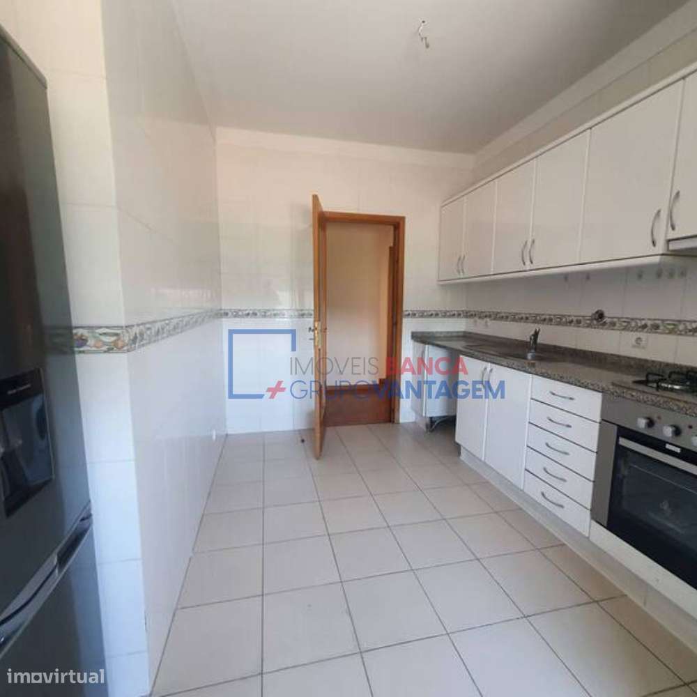 T2 - 281.000,00€ com varanda/ elevador/ garagem| RIO TINTO- DUPLEX - Grande imagem: 2/13