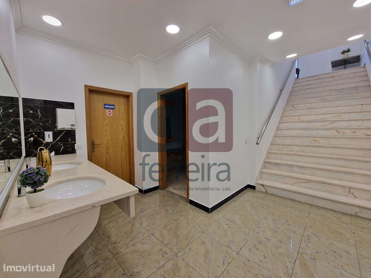 Restaurante composto por três pisos no Coração de Almeirim-28