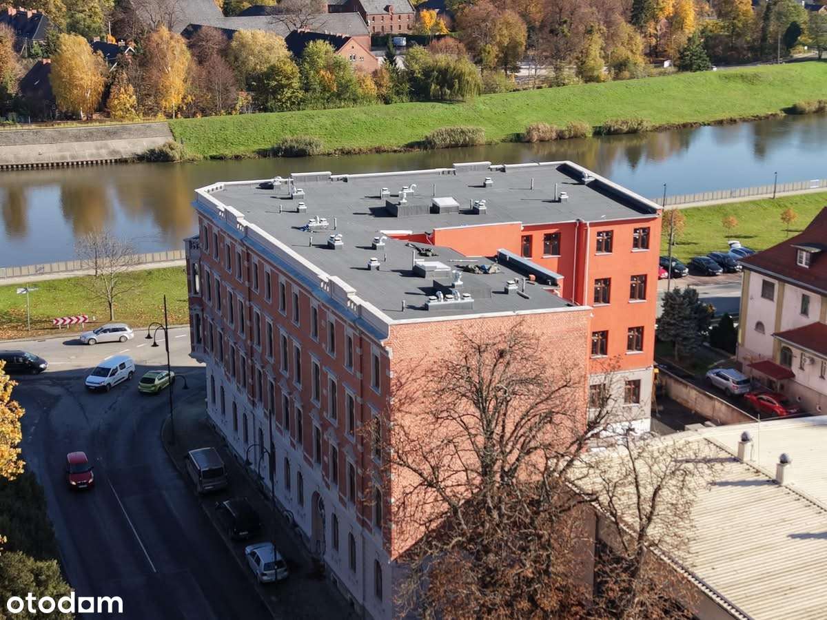 Apartament z widokiem na Odrę - miejsce parkingowe-4